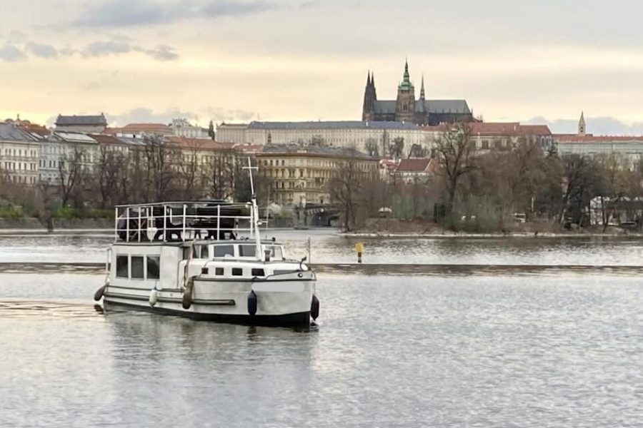 Striptýz & pronájem lodi na rozlučky se svobodou